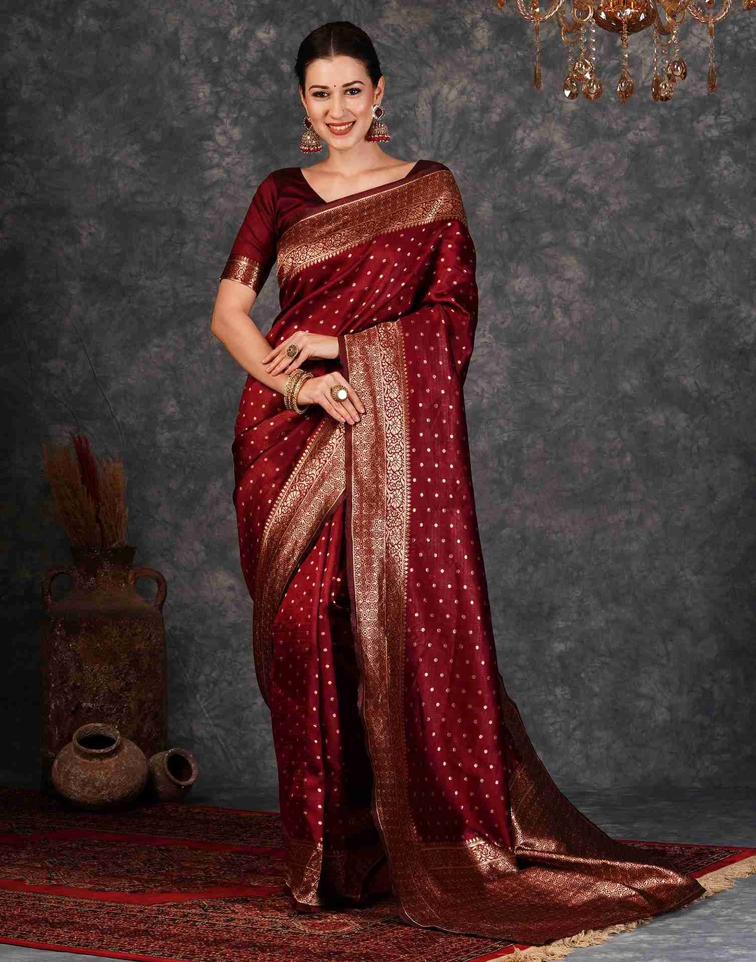 Maroon Silk Woven Banaraasi Sarii: Shahi Parampara aur Adbhut Karigari