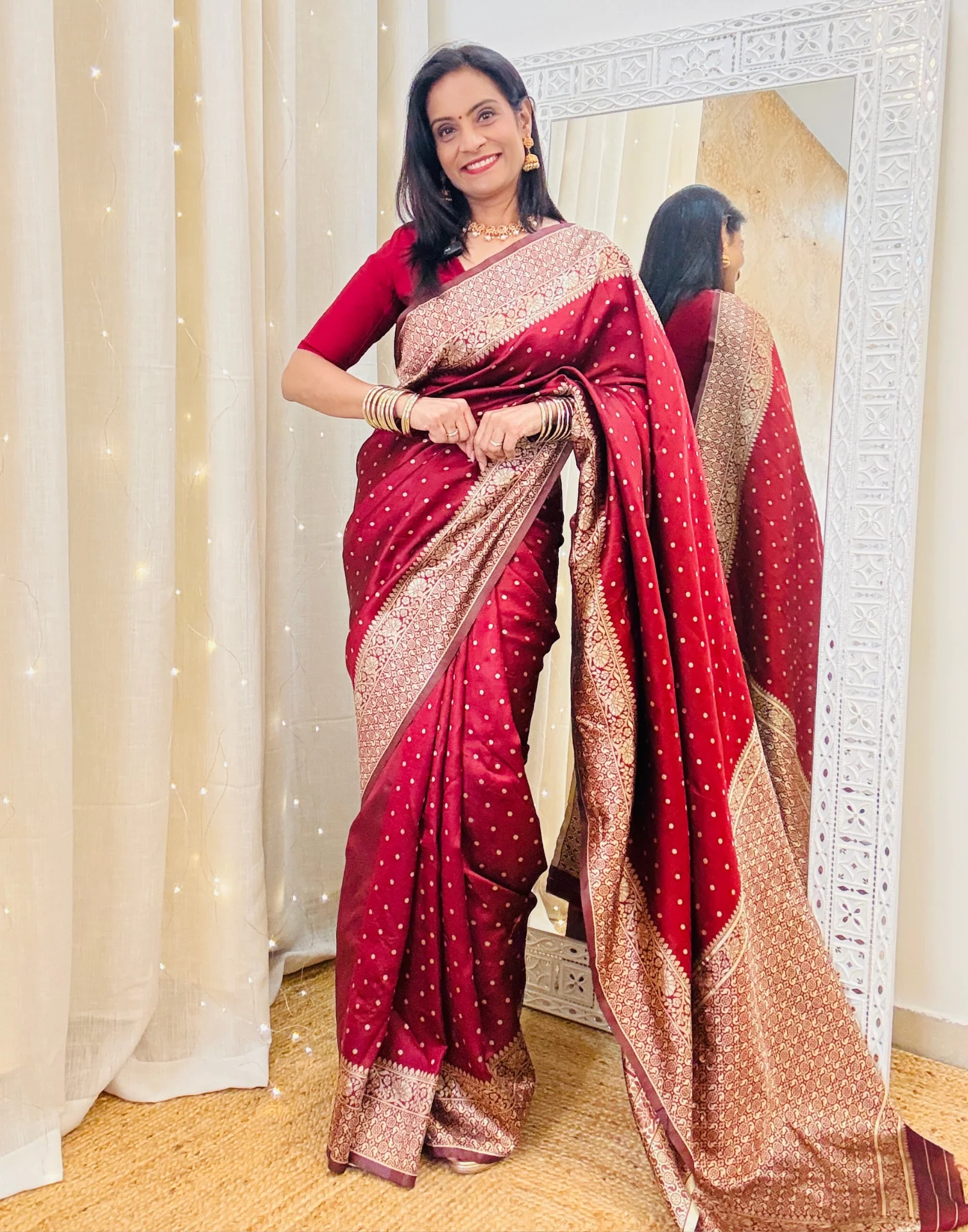 Maroon Silk Woven Banaraasi Sarii: Shahi Parampara aur Adbhut Karigari - Image 2