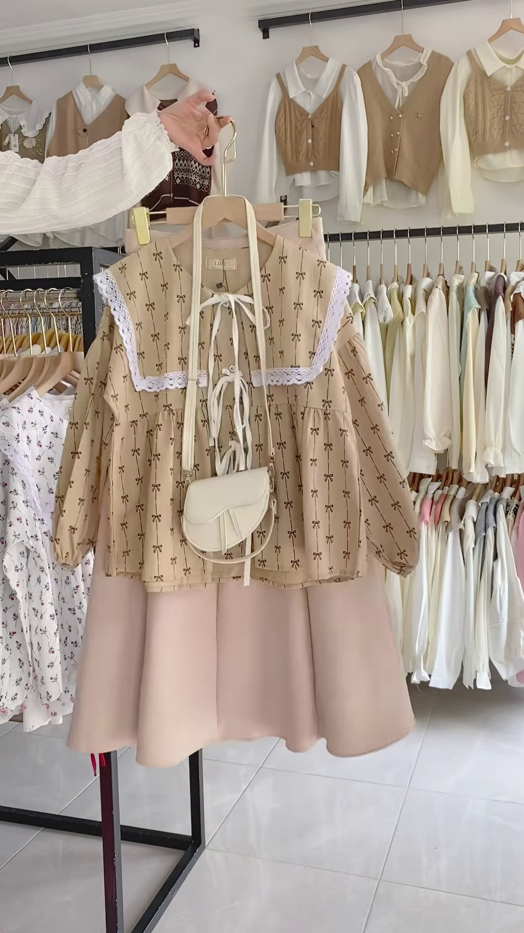 Charming Women's Embroidered Blouse and Layered Tulle Skirt Outfit with Crossbody Bag - Image 10