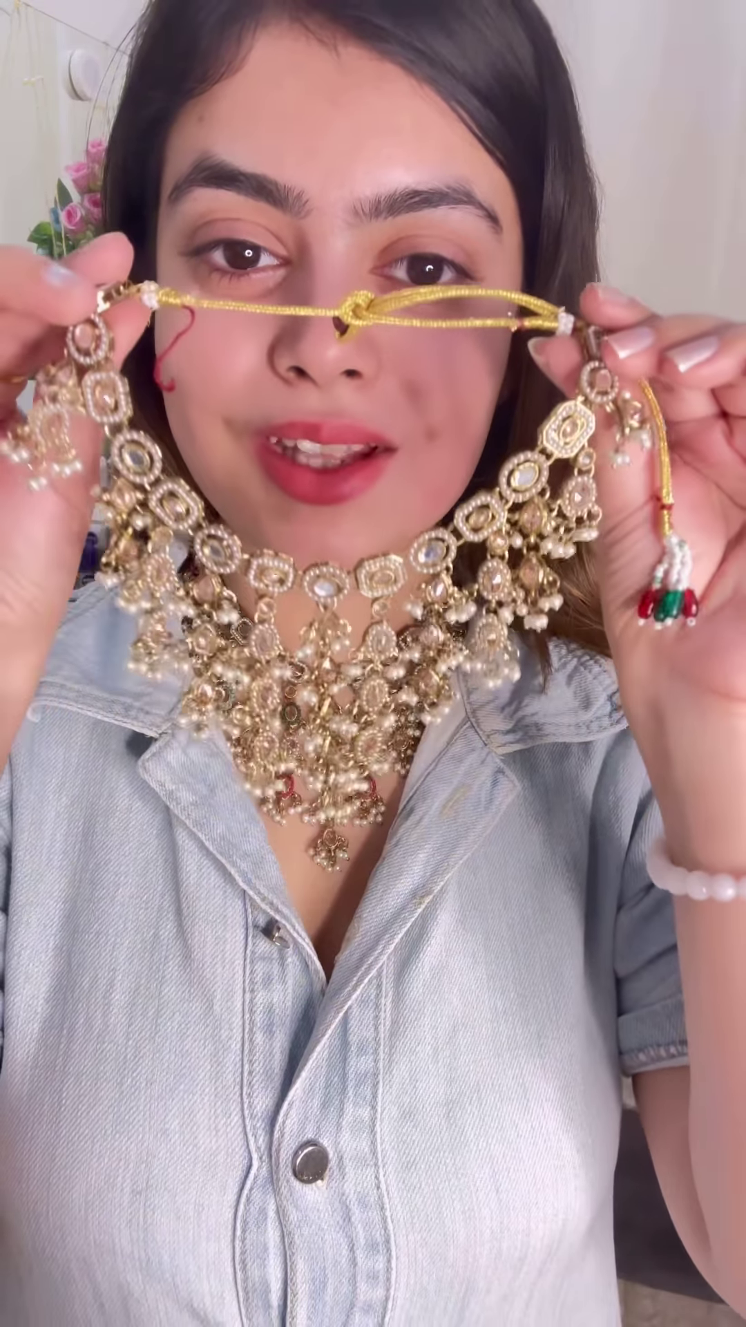 Exquisite Kundan Choker Necklace with Intricate Detailing and Pearl Drops - Image 2