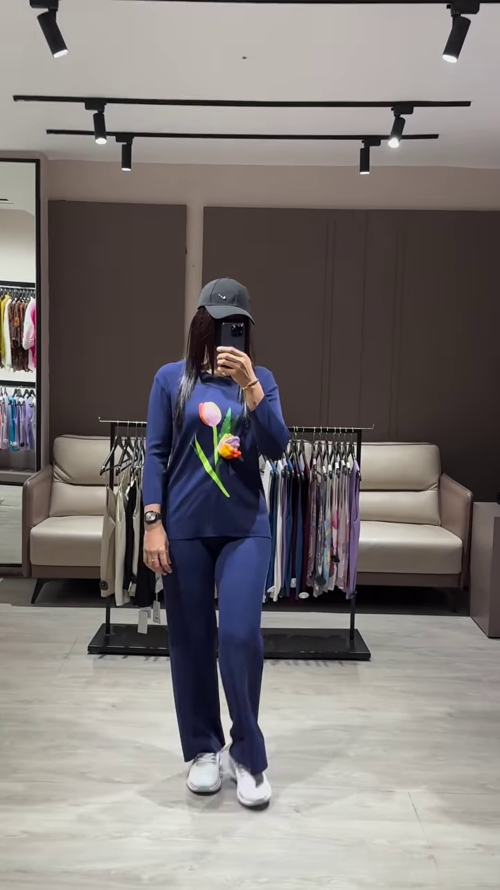 Vibrant Pink Knit Sweater and Wide-Leg Pants Lounge Set with Floral Appliqué - Image 3