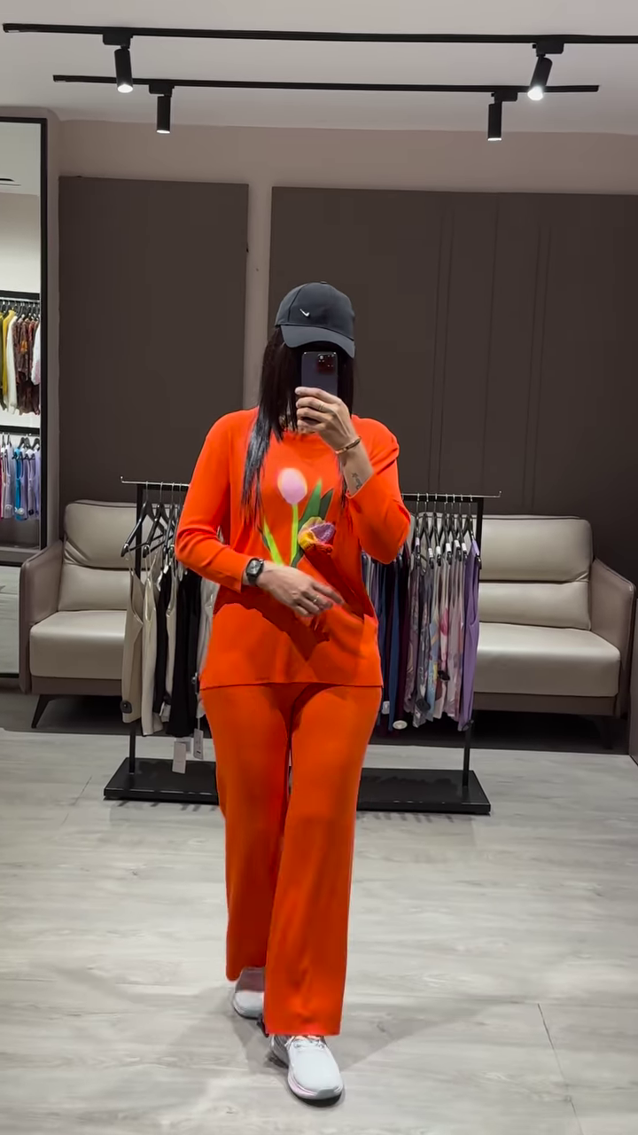 Vibrant Pink Knit Sweater and Wide-Leg Pants Lounge Set with Floral Appliqué - Image 4