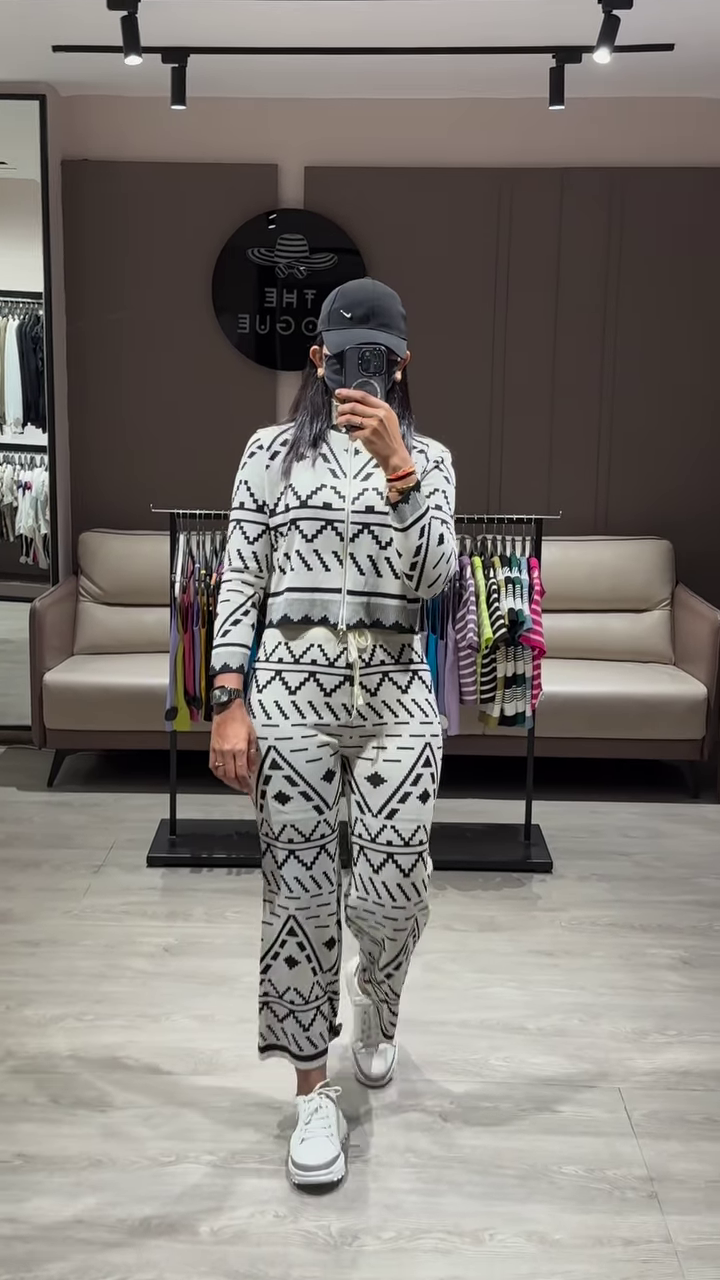 Color Block Knit Sweater and Comfortable Black Pants Lounge Set - Image 2