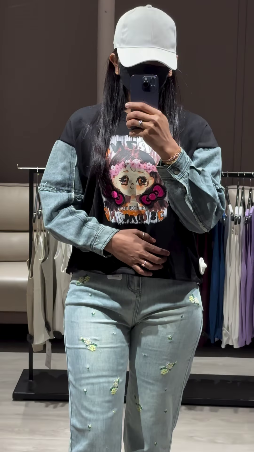 Casual Graphic Sweatshirt with Denim Sleeves and Embroidered Jeans Outfit - Image 3