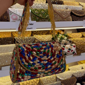 Dazzling Embellished Clutch Bag with Chain Strap for Evening Occasions