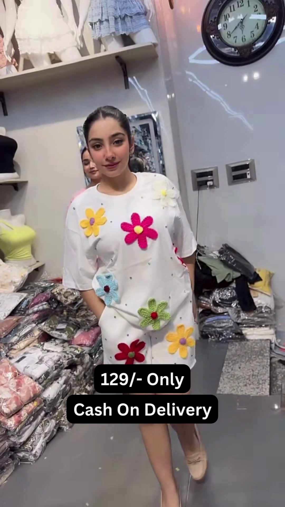 Cute Floral Appliqué Pajama Set with Short Sleeves and Shorts - Image 4