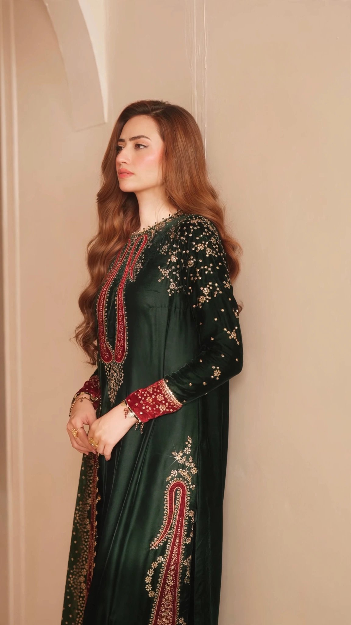 Emerald Opulence Velvet Kurta Set with Kashmiri-Inspired Embroidery - Image 3