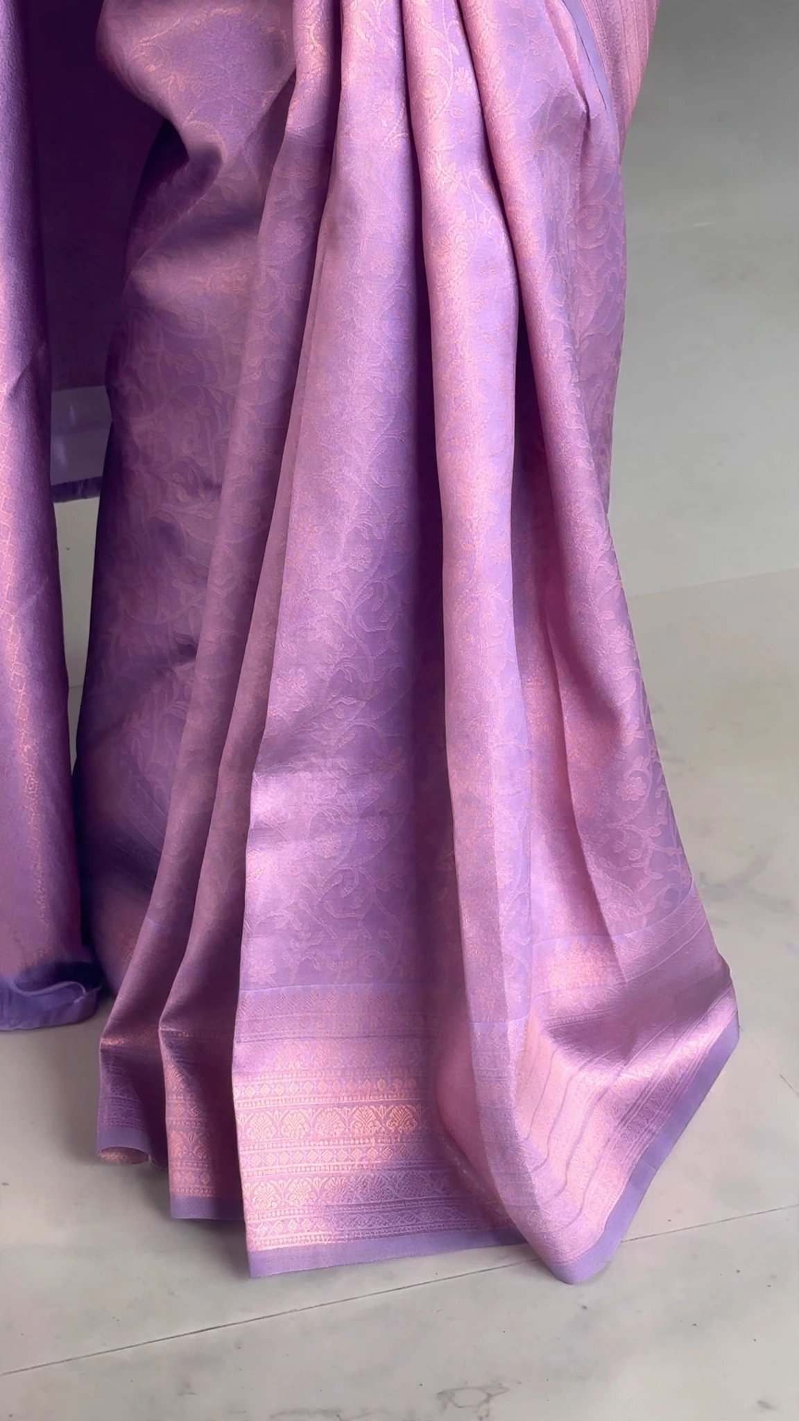 Enchanting Lavender Silk Jacquard Saree with Intricate Border - Image 2